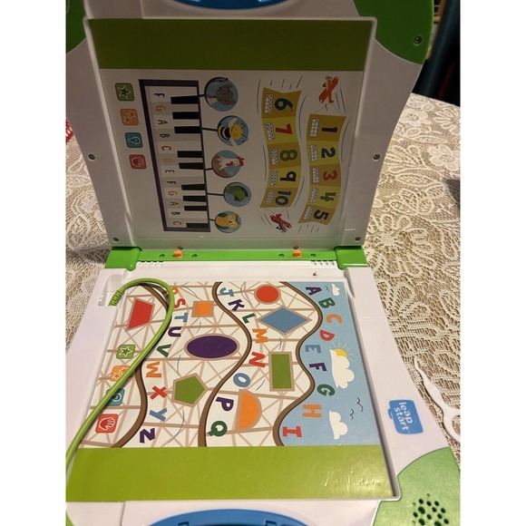 Leap Frog Leap Start Portable Learning System with 2 Books - Picture 8 of 12